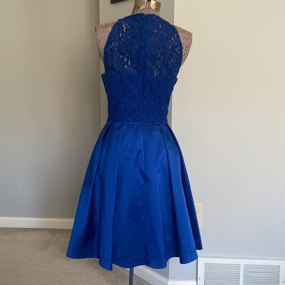 Dress - Picture 3 of 5